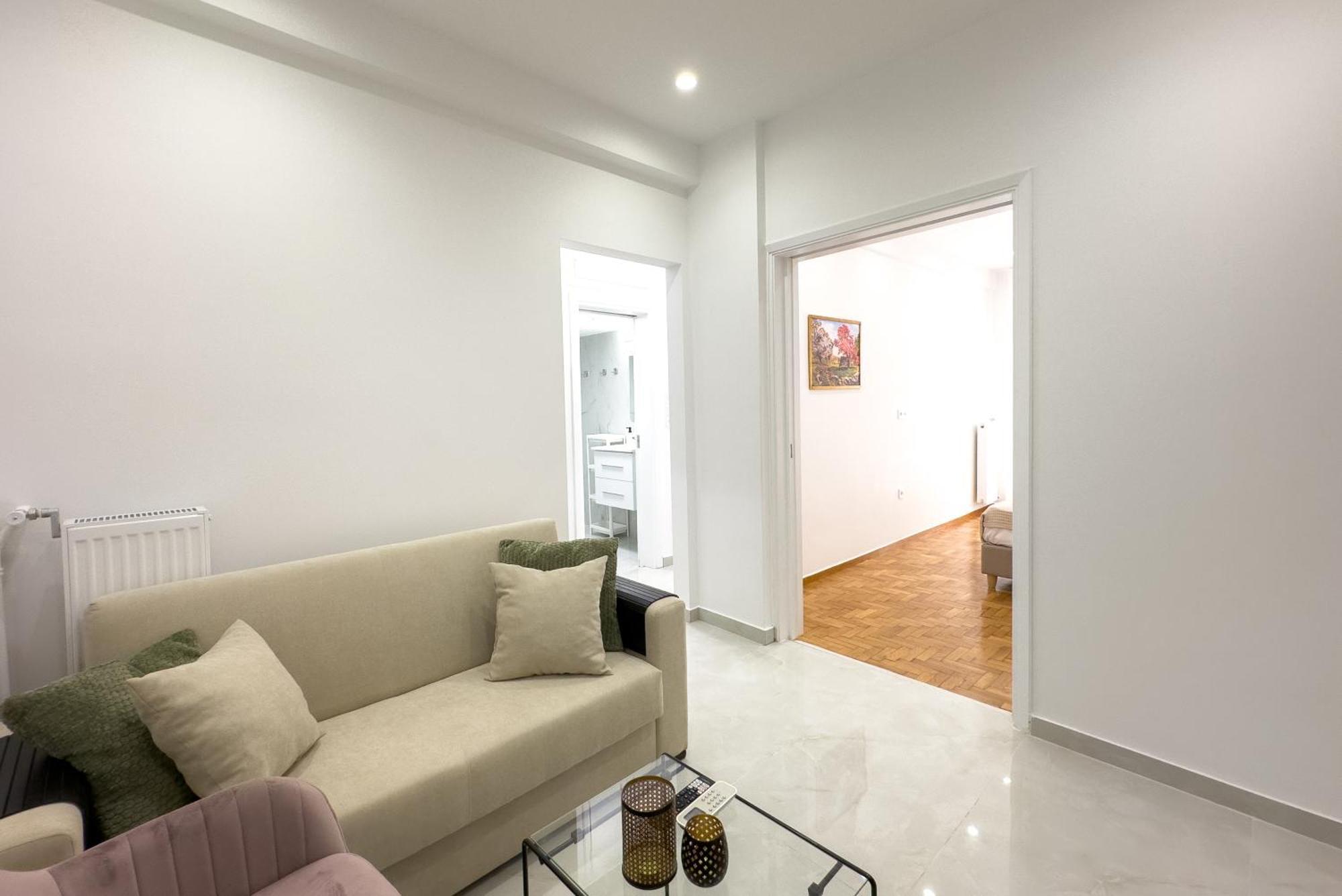 Eclectic Moonstone Apartment In Athènes Extérieur photo